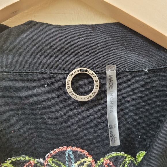 ONE GIRL WHO - Picture 7 of 9